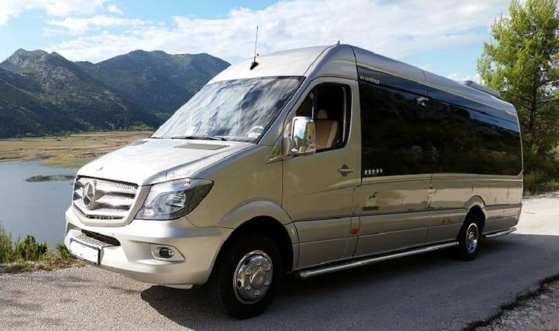 Italy: Buses booking in Como, Lombardy